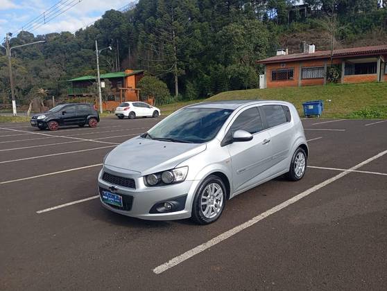 CHEVROLET SONIC 1.6 LTZ 16V FLEX 4P AUTOMÁTICO CHEVROLET SONIC 1.6 LTZ 16V FLEX 4P AUTOMÁTICO